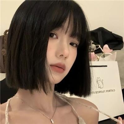 裸女游城